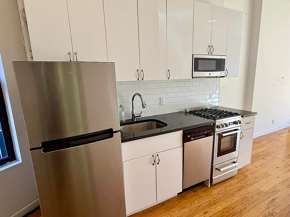 1st image of 323 E 88th St APT 17