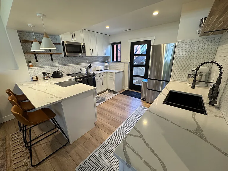 838 Oak St #B — Photo 7
