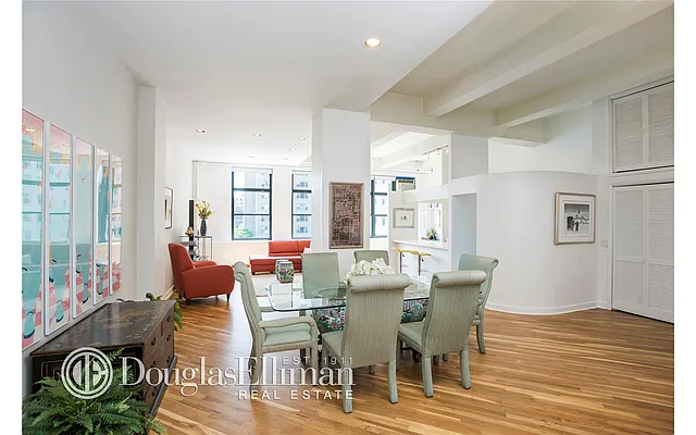 Sold by Douglas Elliman | media 21