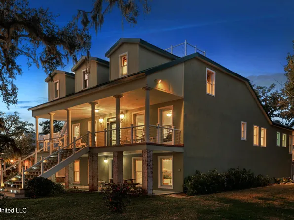 513 Front Beach Dr, Ocean Springs, MS 39564
