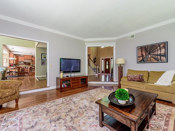 010_Formal Living Room 2.jpg