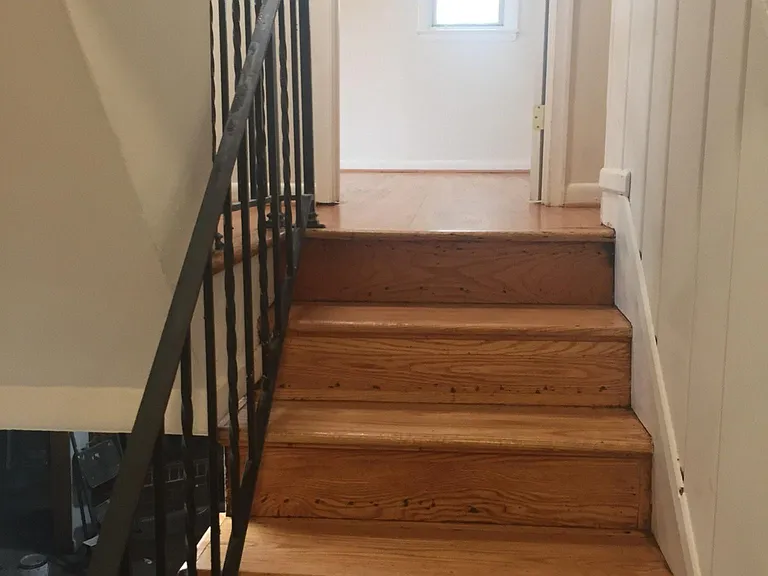 Steps to upper level
