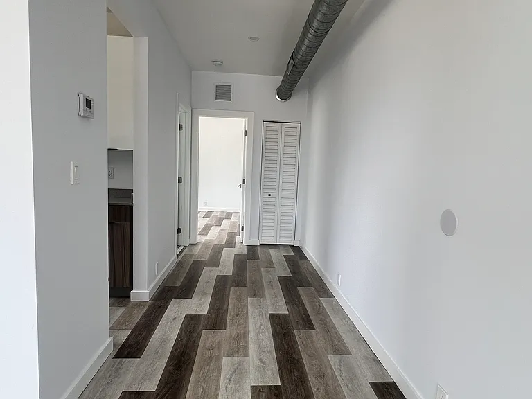 1814 SW 22nd Ave #8 — Photo 8