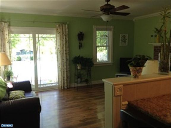 3rd image of 214 Clearview Ln