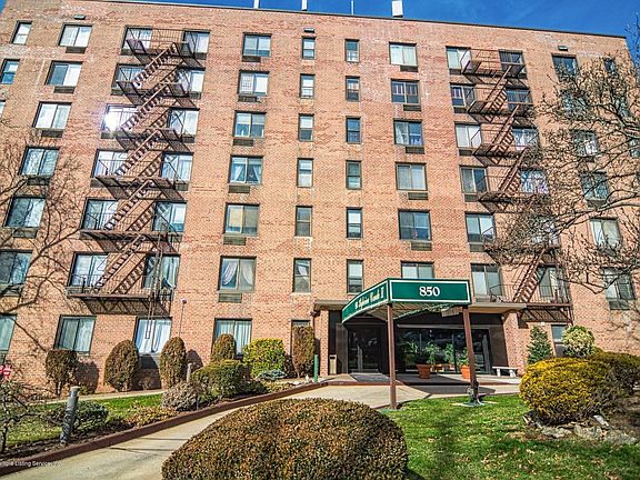 2nd image of 850 Howard Ave APT 5C