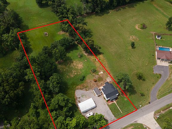 3rd image of 813 Dorris Heights Rd