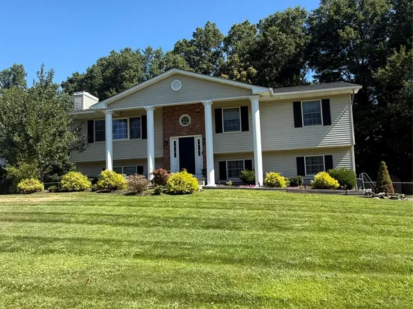 4 Waters Edge, Congers, NY 10920