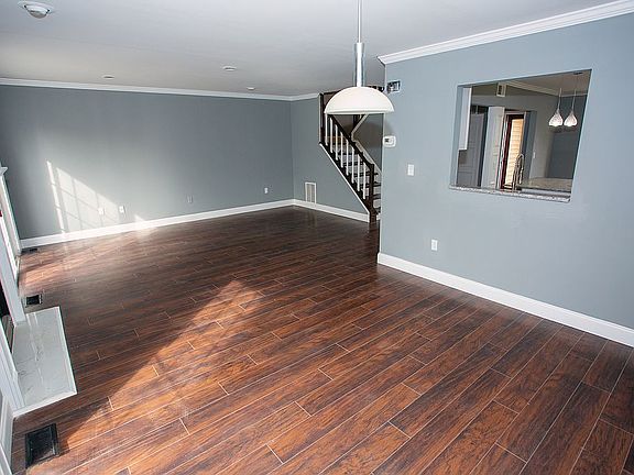5th image of 284 De Rose Ct