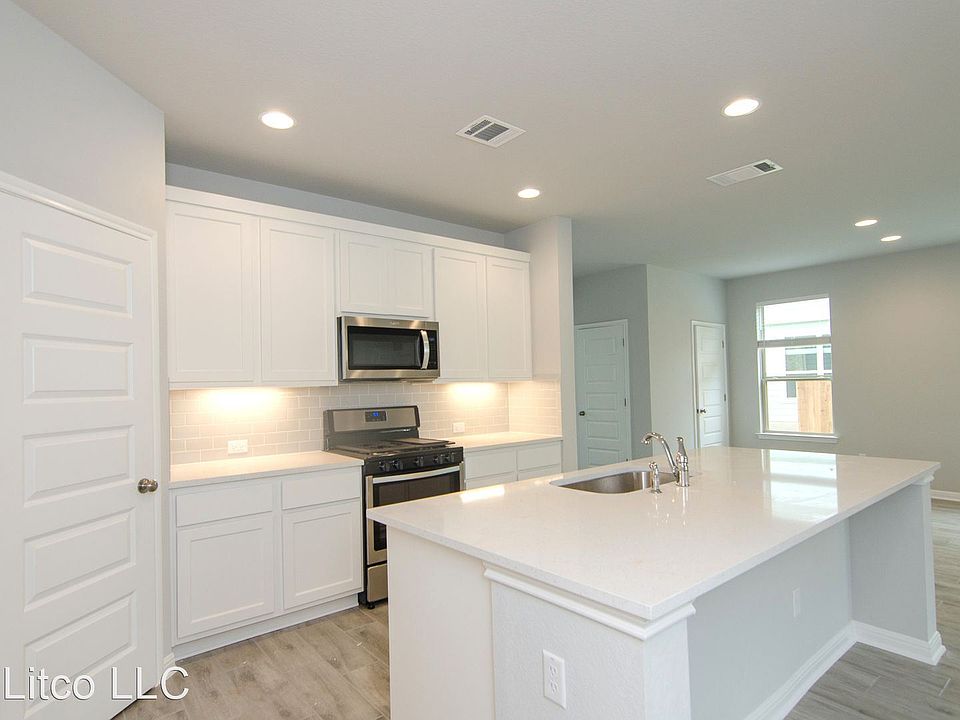 1st image of 809 Olive Creek Dr