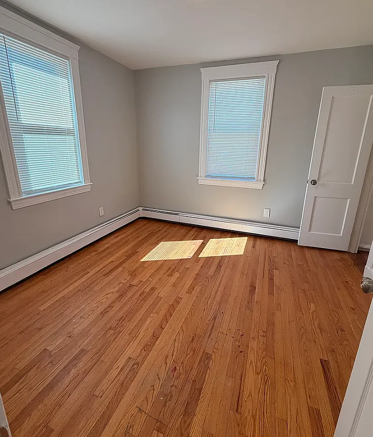175 Florence St — Photo 3