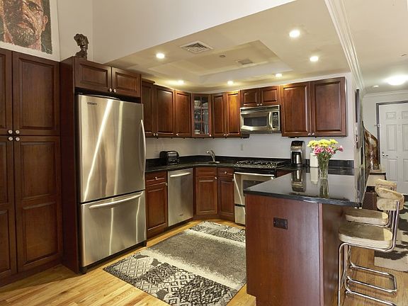 5th image of 25 Murray St APT 6A