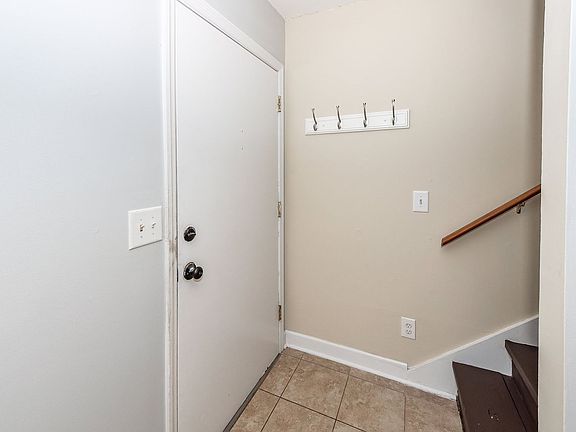 4th image of 1154 Julian Clark Rd