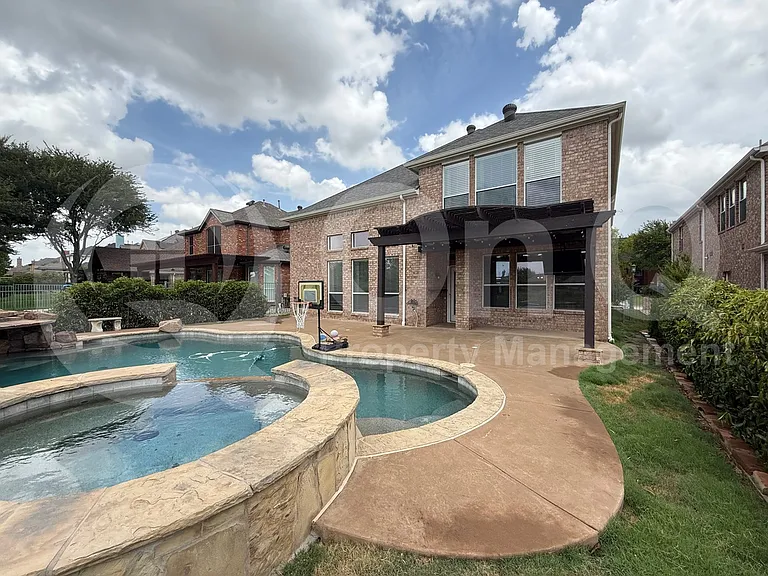 11281 Balcones Dr — Photo 27