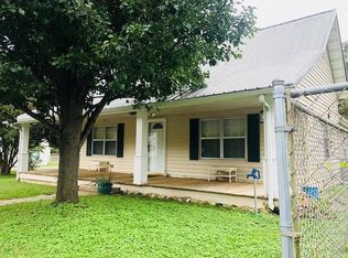 930 Washington Ave, Etowah, TN 37331