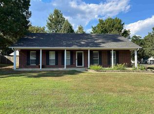 1915 Cherry Creek Cir, Bryant, AR 72022