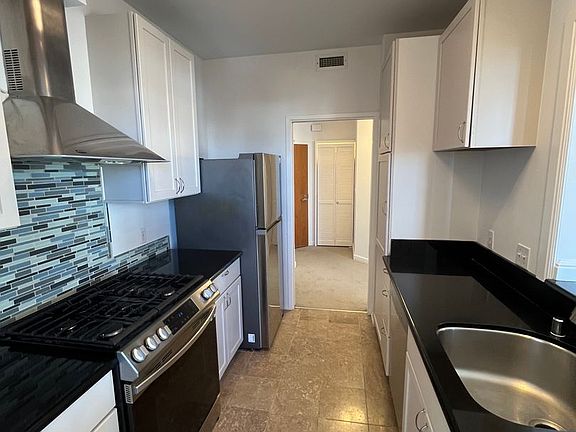 3rd image of 1591 Jackson St APT 12