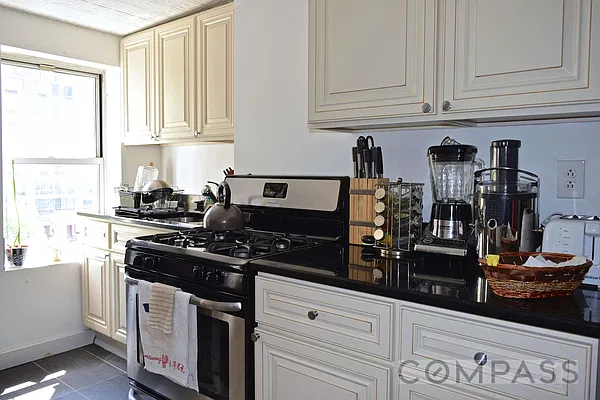 Rented by Compass | media 11