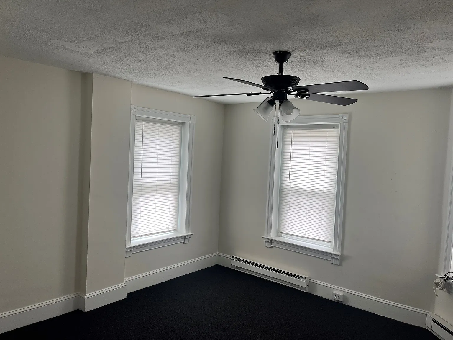 Studio, 300 sqft, $850 — Photo 1
