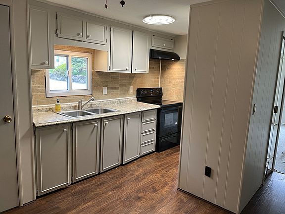 4th image of 1237 Central St Unit L-5