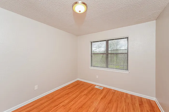 4390 Stone Ridge Cir — Photo 9