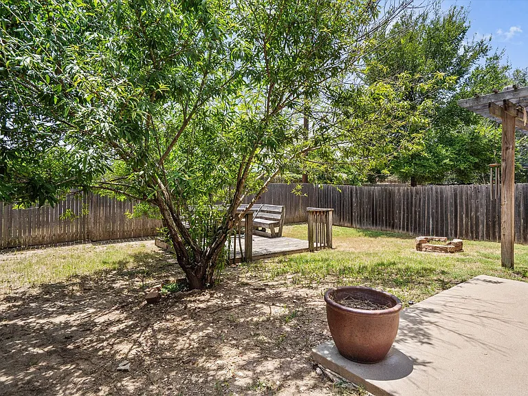 7337 Menchaca Rd #29 — Photo 33