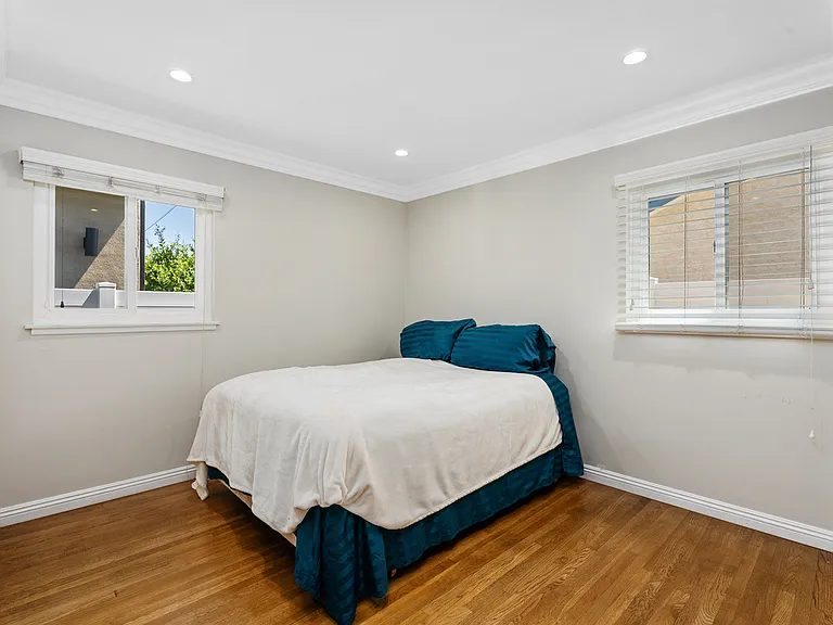 1325 W Ash Ave — Photo 11
