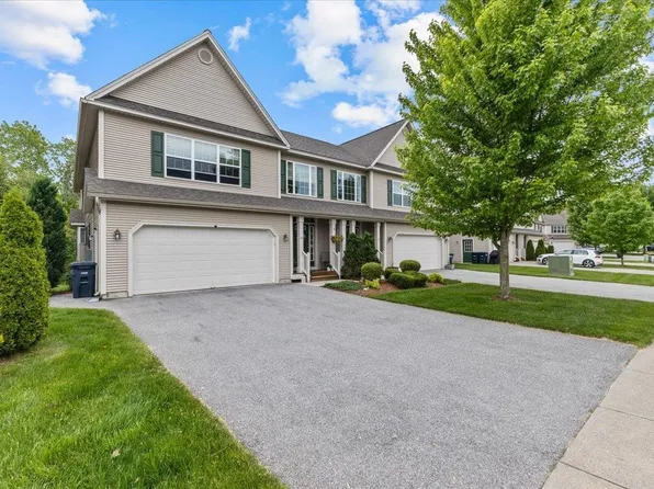 26 Laurel Drive, Essex, VT 05452