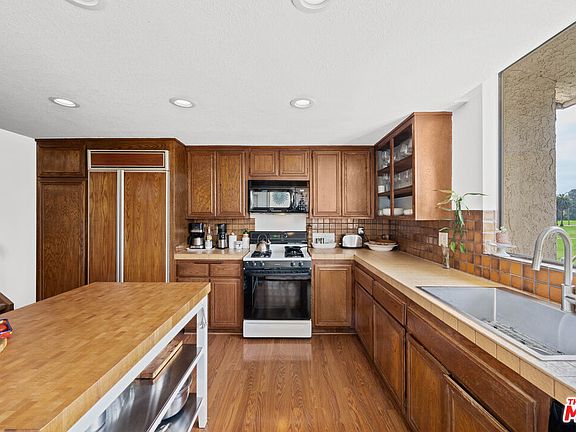 5th image of 4835 E Anaheim St APT 307