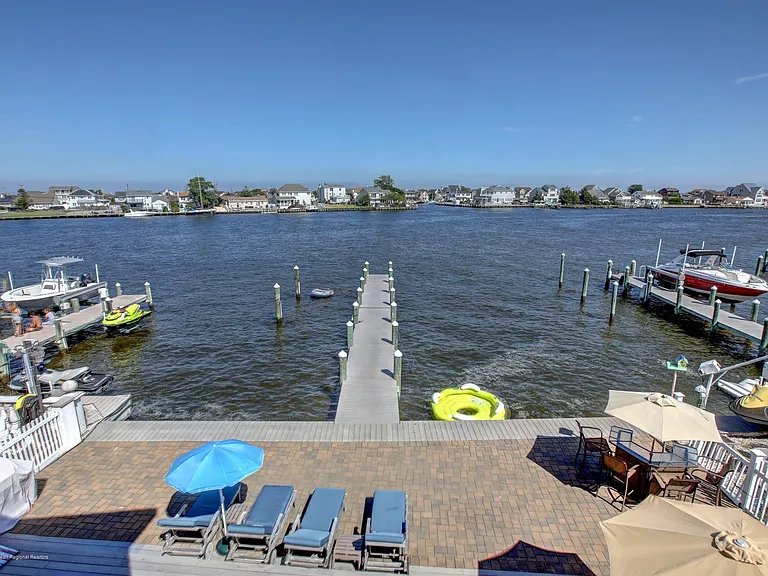 374 Aldo Dr — Photo 25