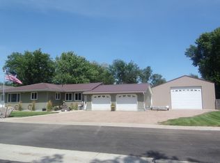 504 E 2nd St, Plankinton, SD 57368