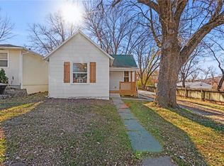 807 Pennsylvania Ave, Leavenworth, KS 66048