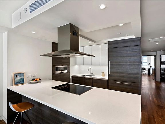 5th image of 151 W 21st St APT 4E