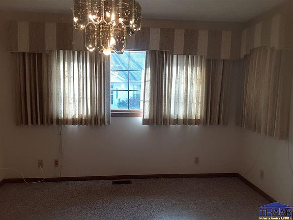 3rd image of 4466 Yorkshire Ct