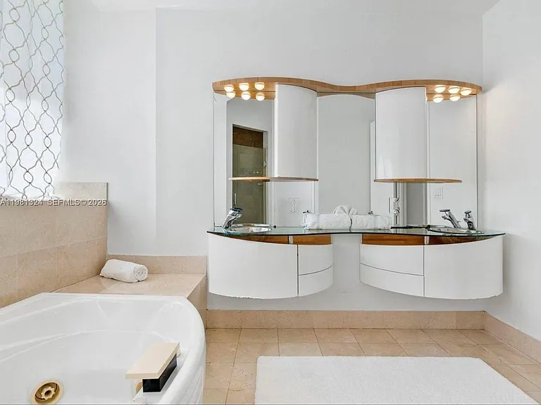 18101 Collins Ave #401-fl 33 — Photo 17