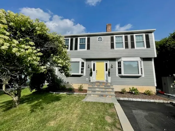 27 Hale St, Westport, CT 06880