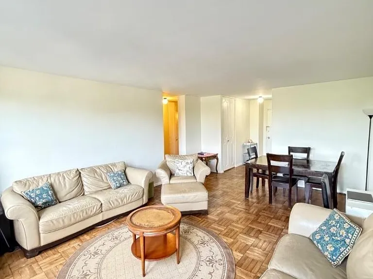 2100 Linwood Ave #4P — Photo 7