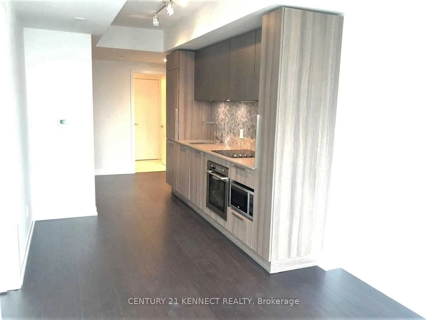 Axis Condos — Photo 3