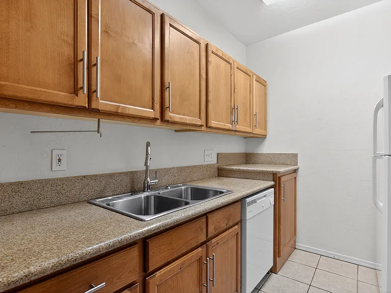 831 E Hedrick Dr #2 — Photo 25