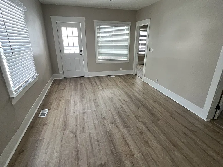 724 Custer St #1 — Photo 6