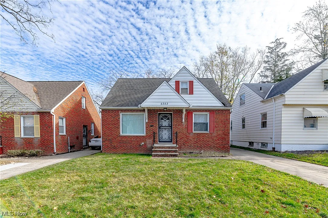 5353 Thomas St photo 1