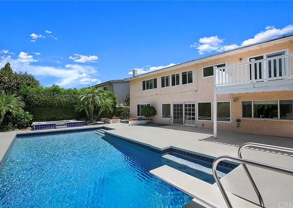 2nd image of 15201 Nantes Cir