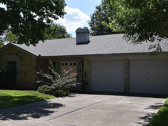 2nd image of 4815 Gleneagles Dr
