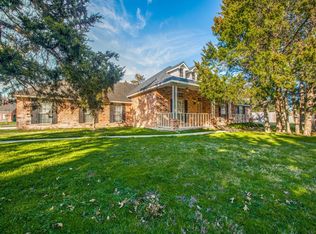 1138 Rocky Brook Dr, Cedar Hill, TX 75104