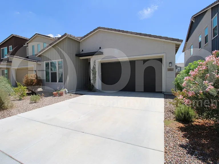 2051 E Wisteria Dr — Photo 2