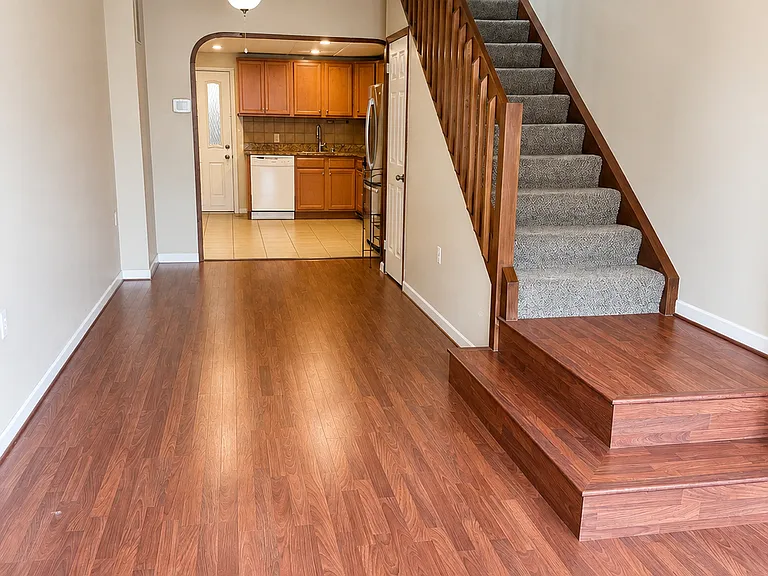 1516 Clarkson St — Photo 3