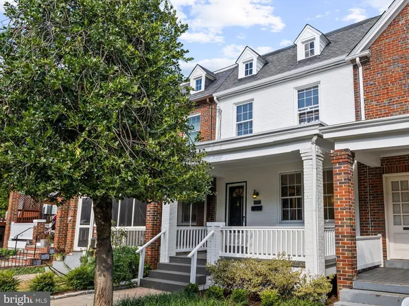 2305 39th St NW, Washington, DC 20007