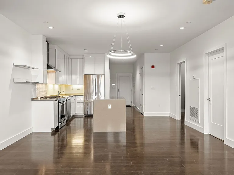 33 B St #108 — Photo 15