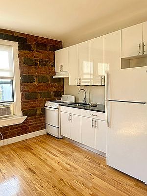 2nd image of 530 Parkside Ave #6K