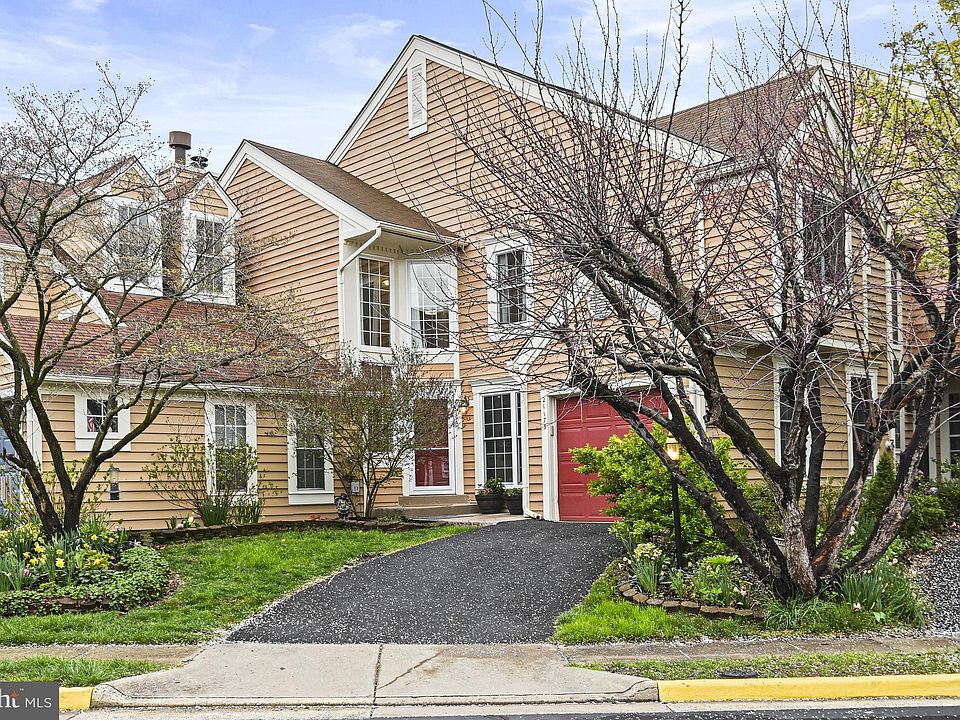 1st image of 21173 Wildflower Sq