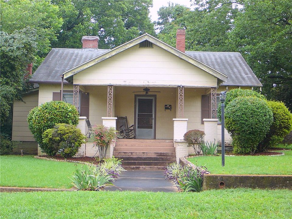 1st image of 701 Glenn St